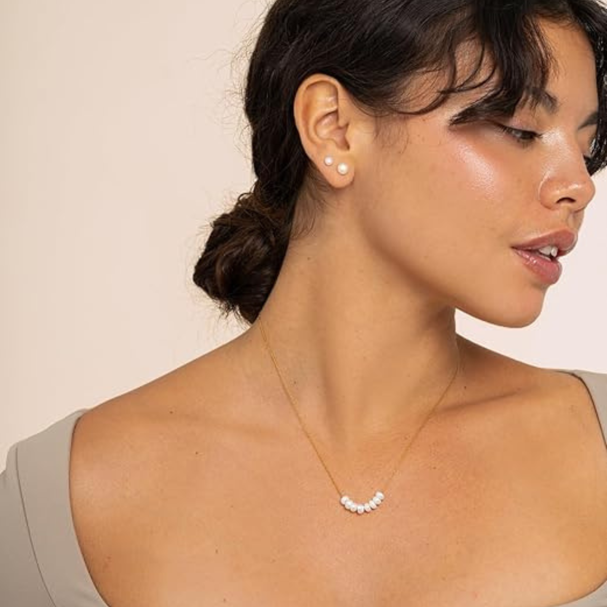 Floating Pearls Necklace