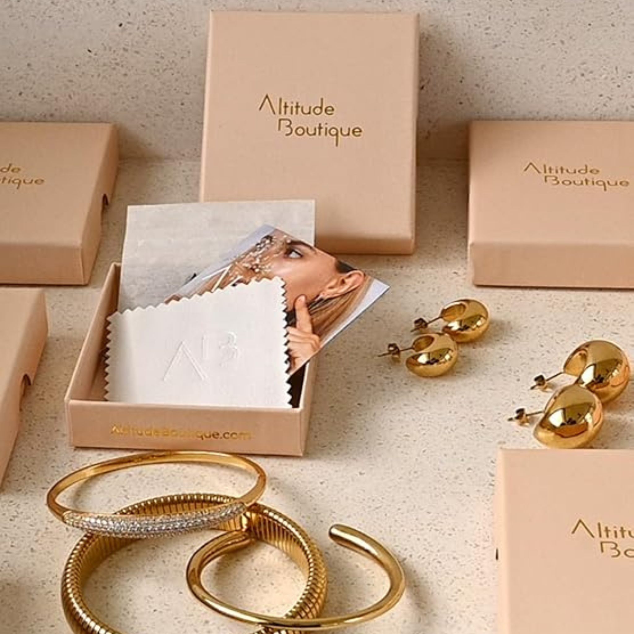 Floating Pearls Necklace