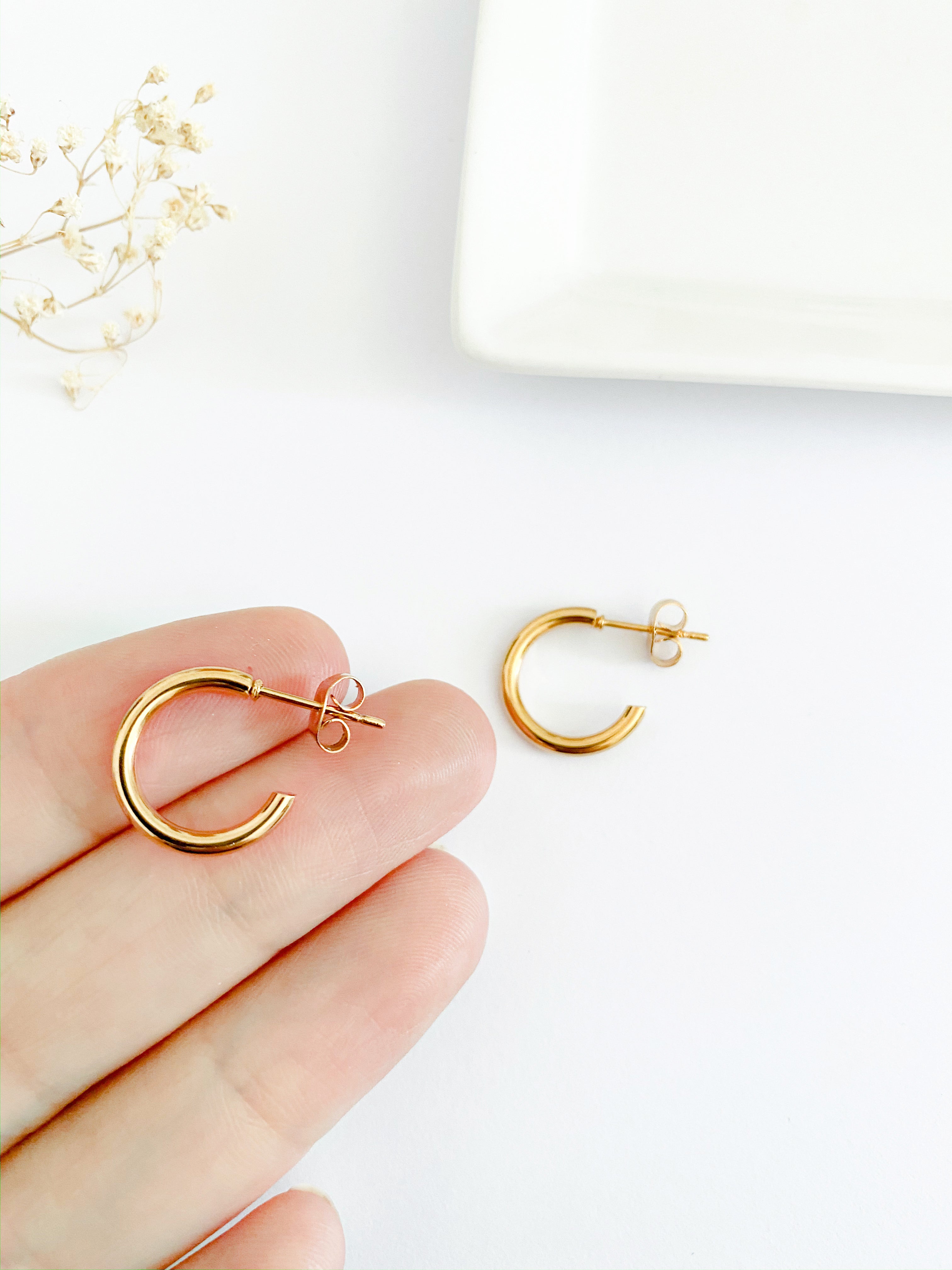 Gold Hoop Earrings 20mm