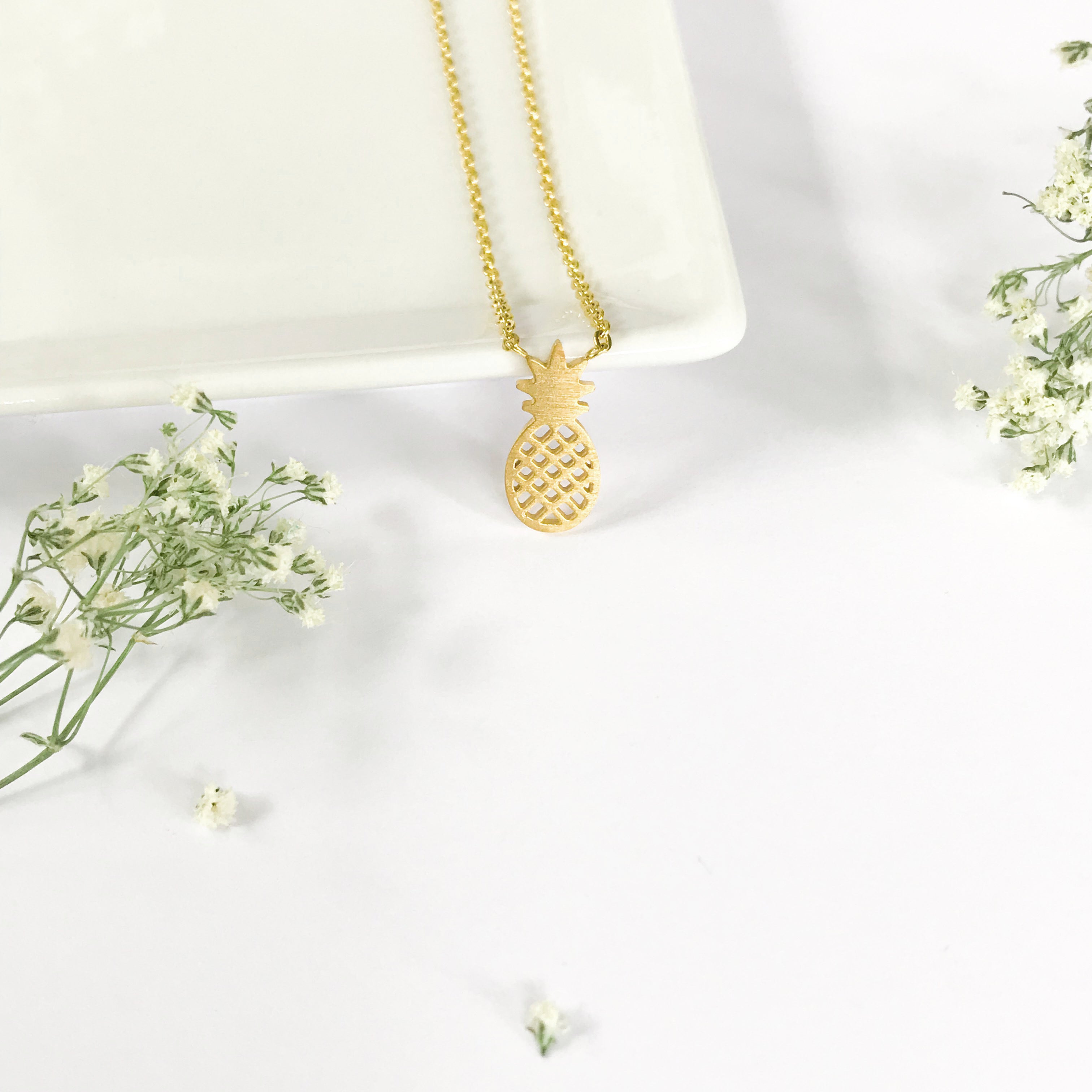 Pineapple Necklace Victoria Collection